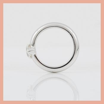 A 0.85 ct heart-shaped diamond solitaire ring. Quality circa F/VS2 according to certificate from DPL.