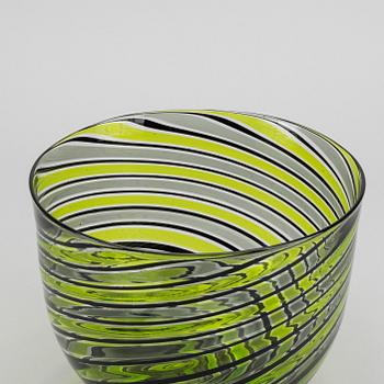 PETER SVARRER, a signed and dated glass bowl.