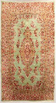 Kirman rug, approximately 488x298 cm.