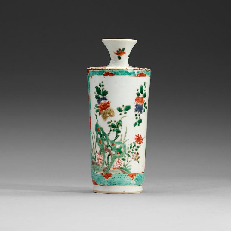 A famille verte vase, Qing dynasty, Kangxi (1662-1722).