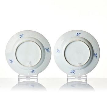 A set of six armorial dinner plates, Qing dynasty, 18th century.