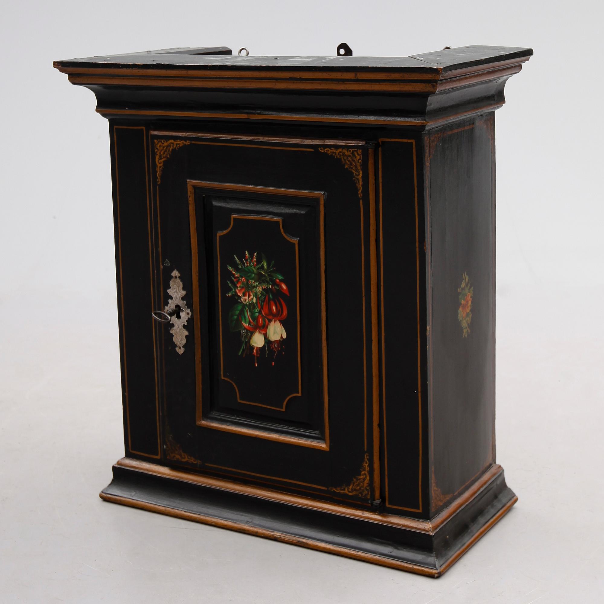 HÄNGSKÅP, 1800-talets första hälft.