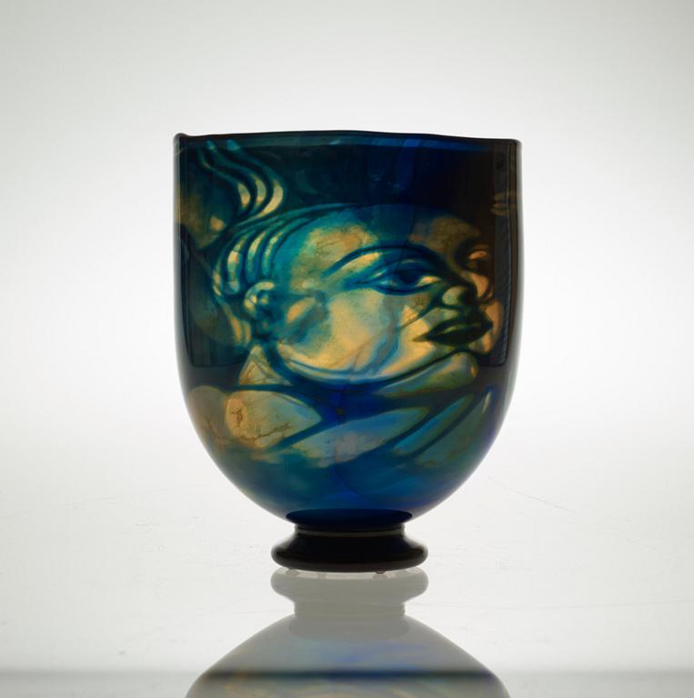 An Eva Englund 'graal' glass vase, Orrefors 1989.