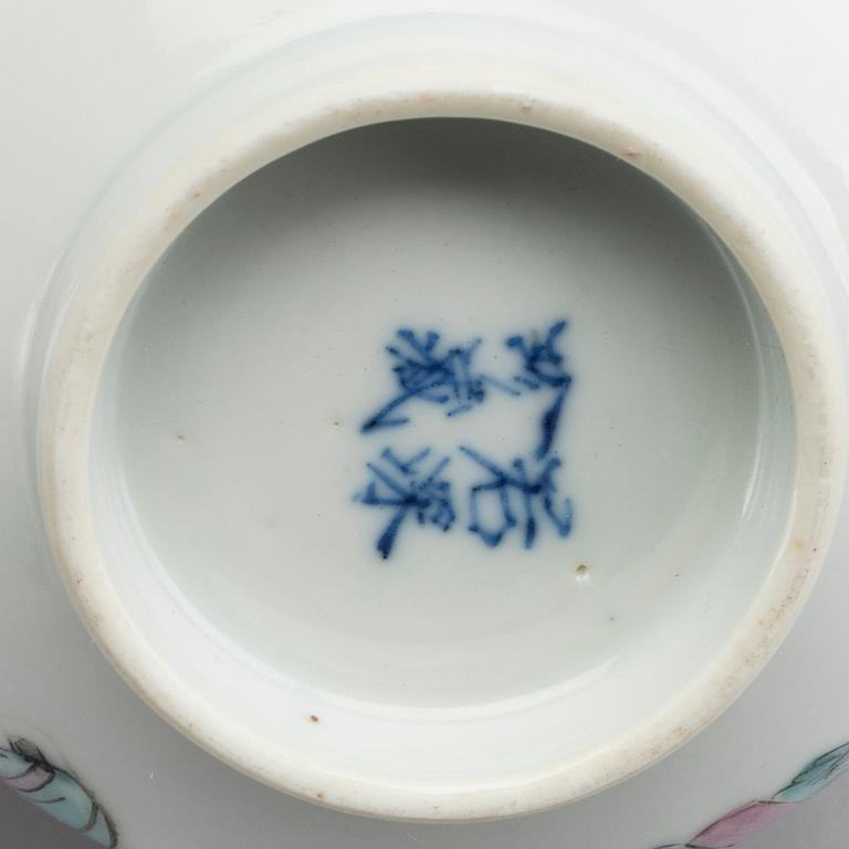 A Chinese 19th century porcelain cup.