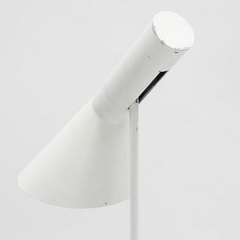 Arne Jacobsen, golvlampa, "AJ", Louis Poulsen, Danmark.