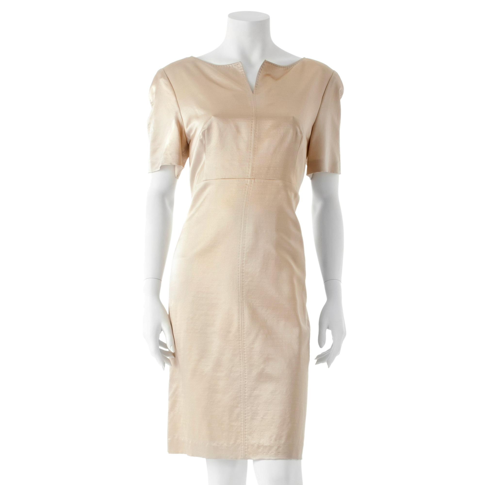 LAURÈL, a wool and silk gold shimmering dress.