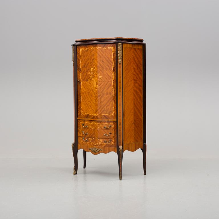 SKÅP, Louis XVI-stil, 1900-talets mitt.