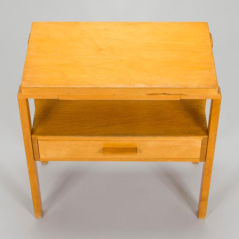 Alvar Aalto, an early 1930s '87' table for O.Y. Huonekalu- ja Rakennustyötehdas A.B.