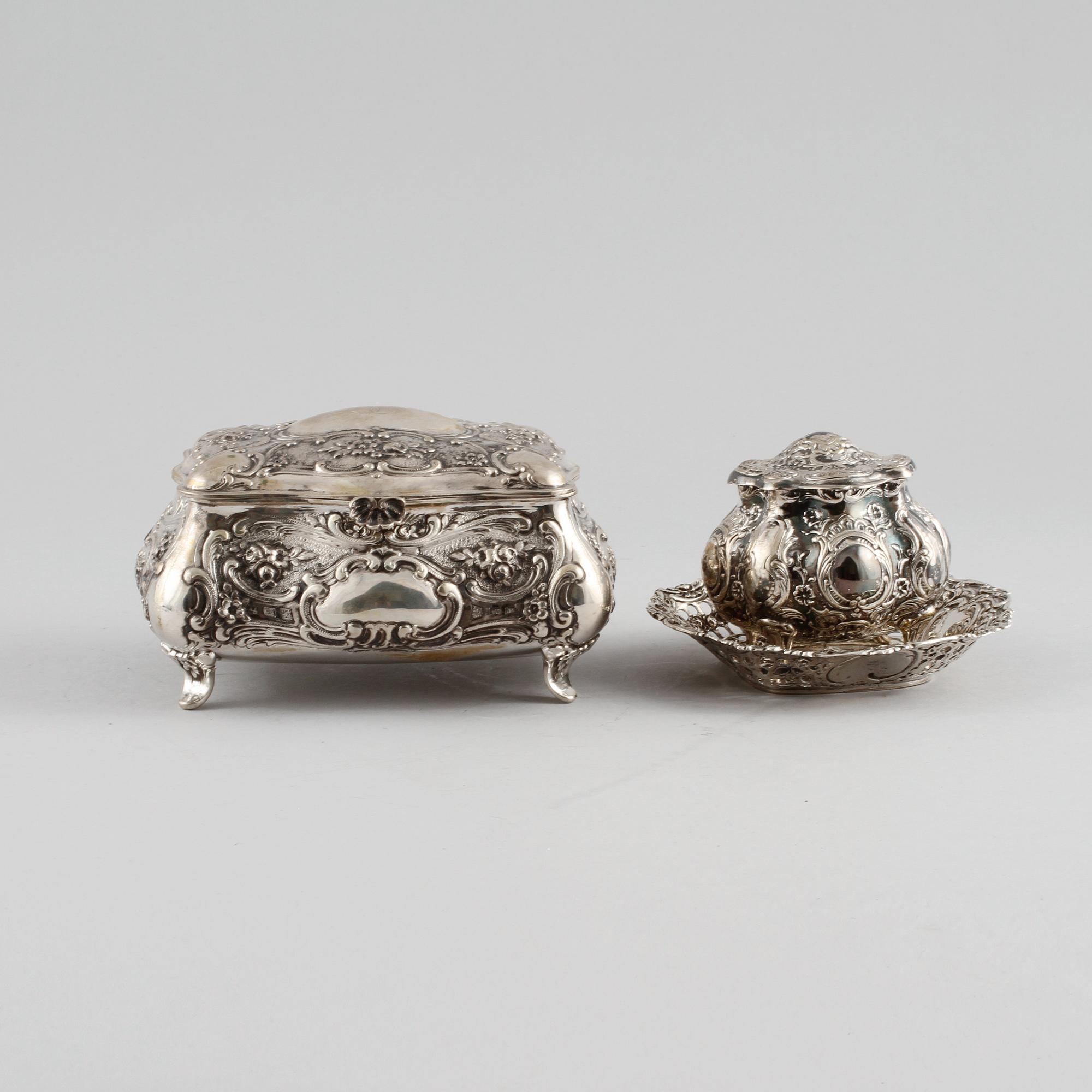 PARTI SILVER, 3 delar, rokokostil, Sverige samt svenska importstämplar, 1900-tal. Vikt 655 g.