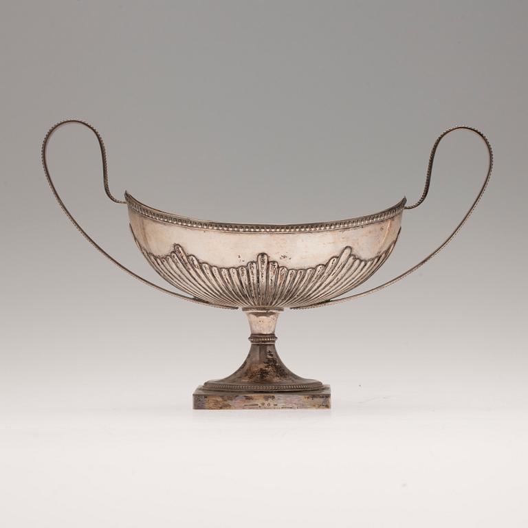 JARDINIERE, silver, Stockholm, 1901. Vikt 315 g.