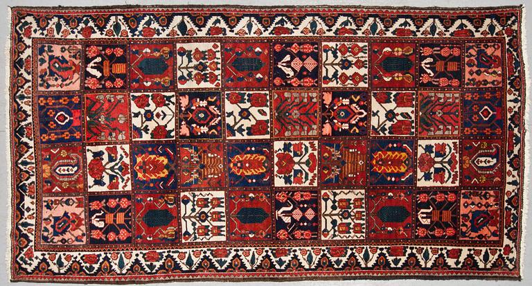 MATTA, semiantik, Bachtiari, ca 304 X 167 cm.