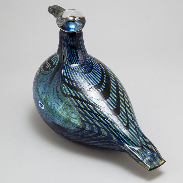 A glass bird, signed Oiva Toikka, Nuutajärvi Notsjö, 601/1000.