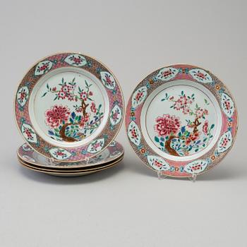 TALLRIKAR, 13 st, porslin, Kina, Qianlong 1736-95.