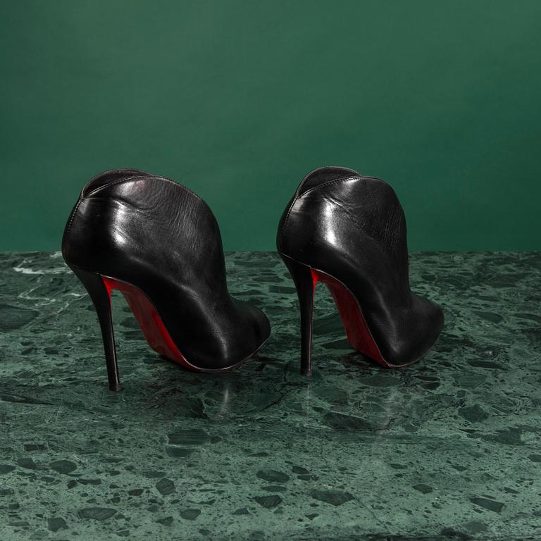 SKOR, CHRISTIAN LOUBOUTIN,  storlek 37.