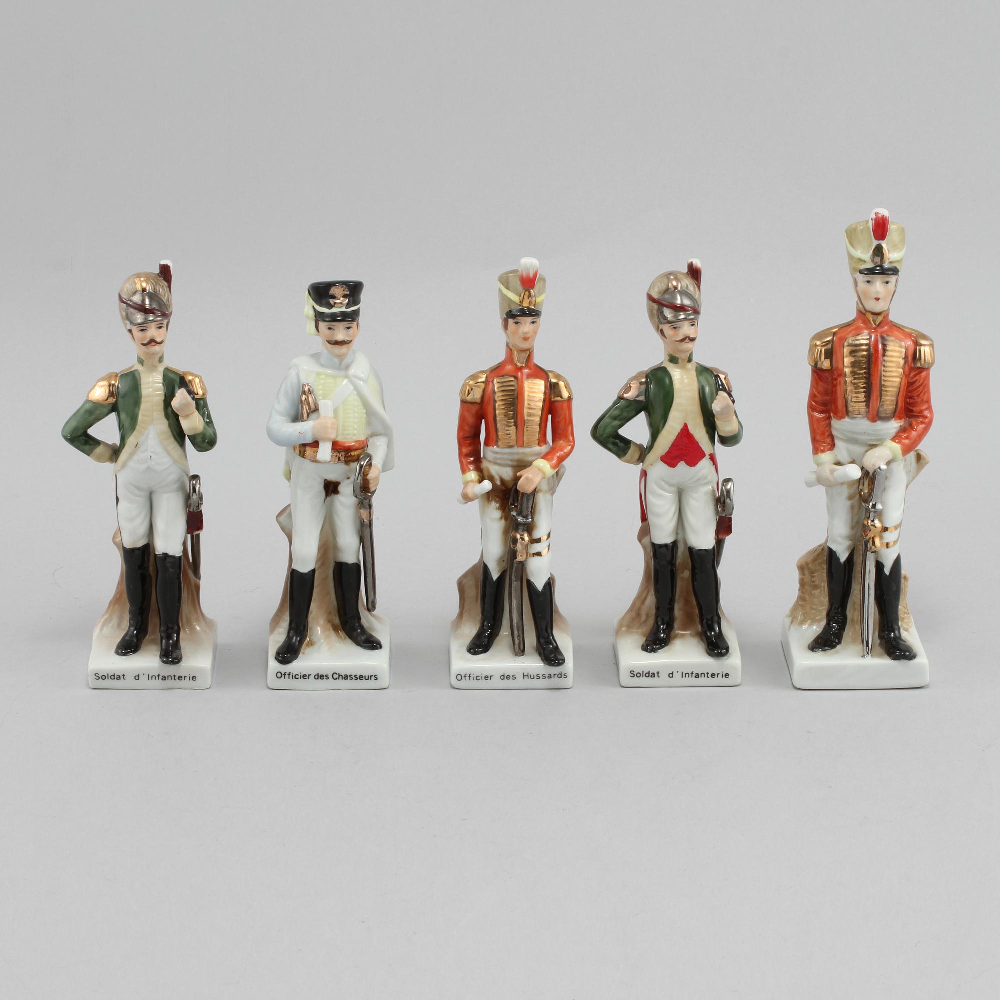 FIGURINER, 5 st, porslin, 1900-talets andra hälft.