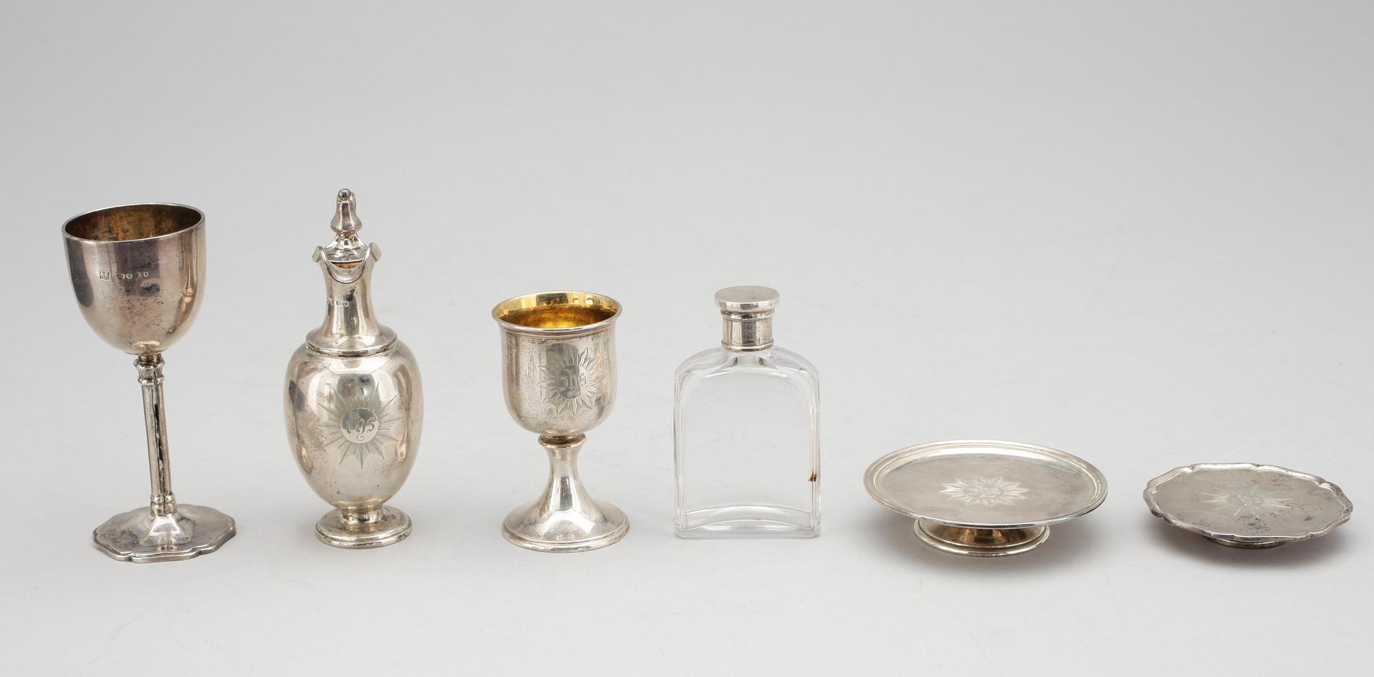 NATTVARDSET, 2 st, silver, bl.a. Hayne & Carter, London, 1800-talets första hälft. Vikt ca 300g.