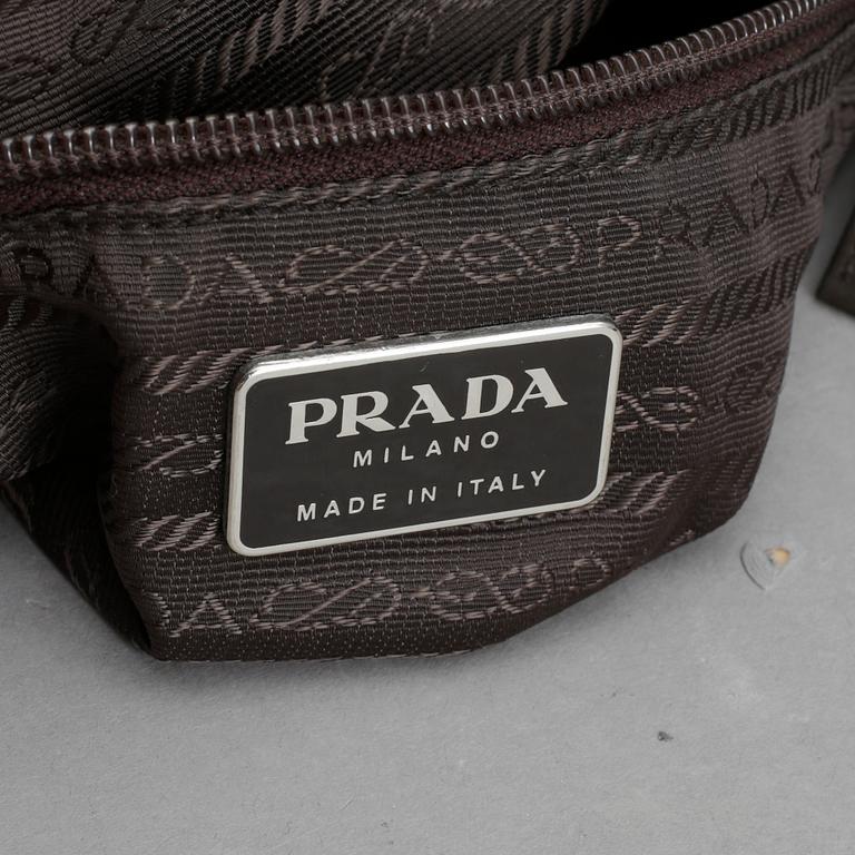 VÄSKA, Prada.