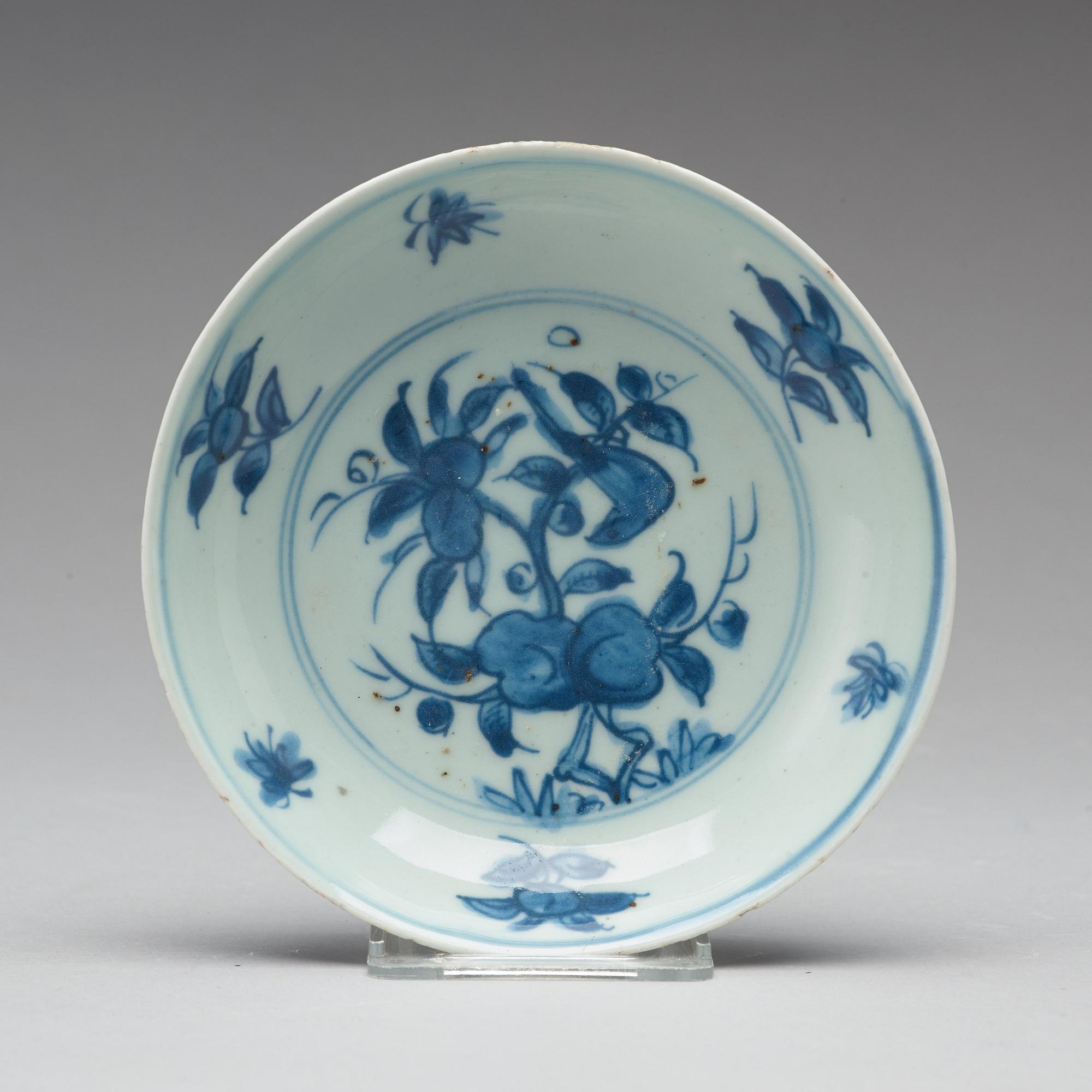 A set of 10 (9+1) blue and white dishes, Ming dynasty, Tianqi/Chongzhen.