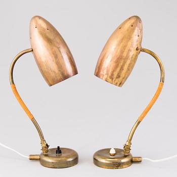 MAURI ALMARI, two mid 20th century '61043' table lamps for Idman.