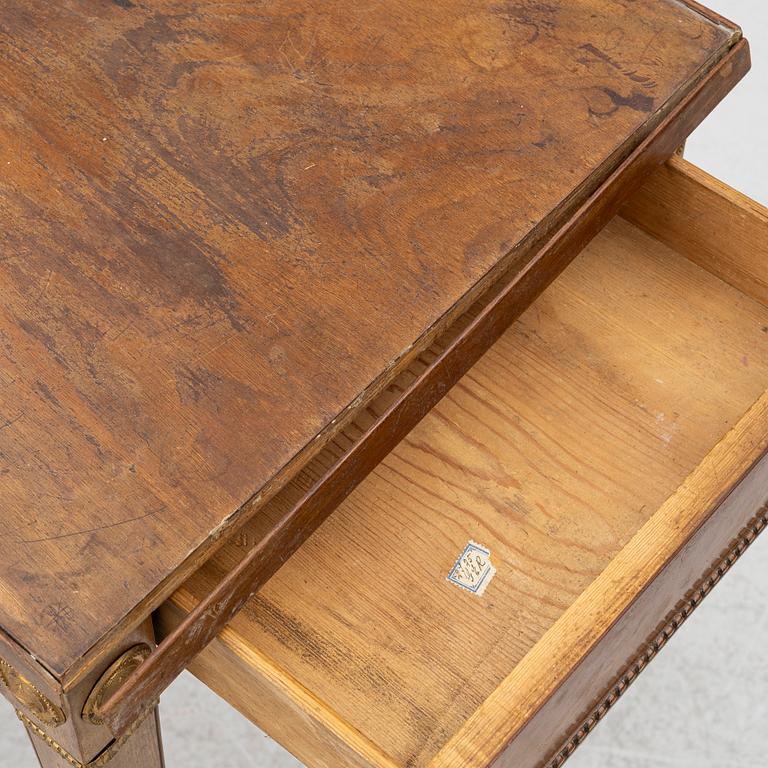 A late Gustavian table, circa 1800.