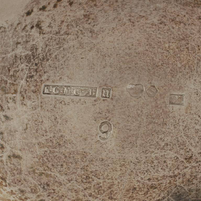 POKALER, 2 st, silver, G Markström, Uppsala, 1920 samt GAB, Stockholm, 1927. Vikt 395 gram.