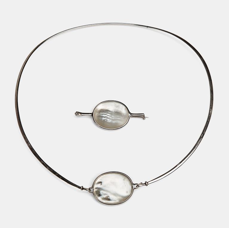 Vivianna Torun Bülow-Hübe, a sterling silver and mother of pearl necklace and brooch, executed in her own workshop, 1970-80's.