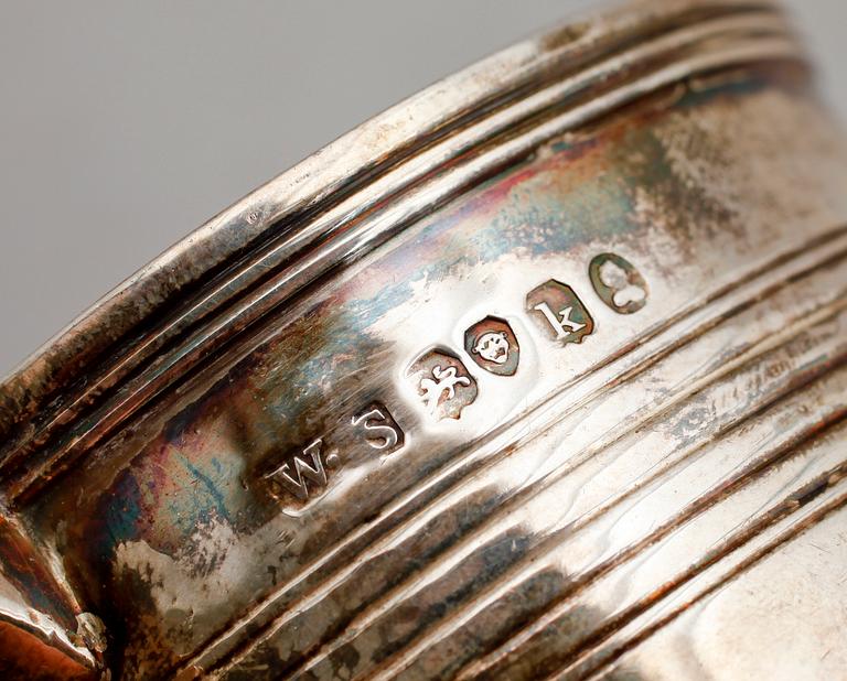 MUGG, silver, William Sumner, London 1825. Vikt ca 133 g.