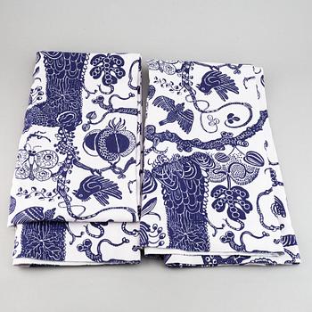 A pair of linnen curtain lengths, "Djungel" design Josef Frank for Svenskt Tenn. 230 x 120 cm.