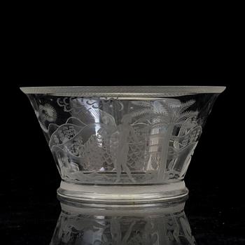 A Edward Hald glass bowl, Orrefors 1926.