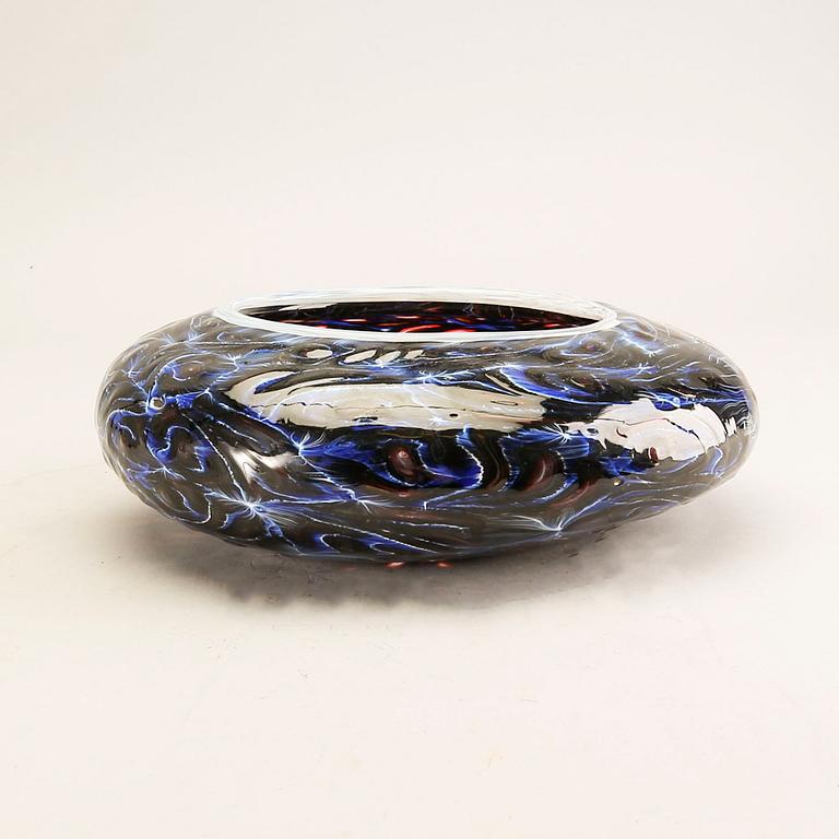 Davide Salvadore, a signed glass bowl Österlens Glashytta 2016.