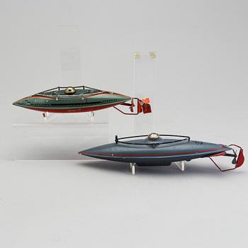 Two tinplate submarines by Gebrüder Bing and Arnold, Germany, first half of the 20th century.