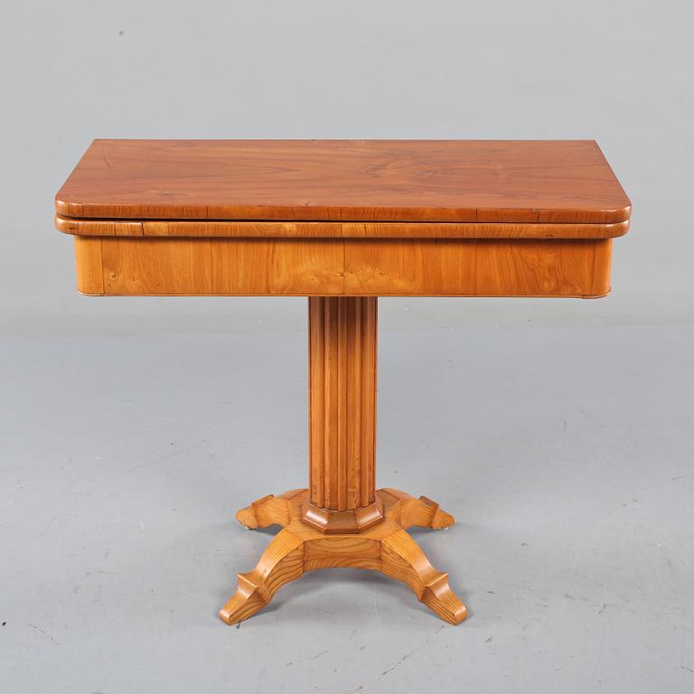 SPELBORD, omkring 1800-talets mitt.