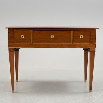 SENGUSTAVIANSKT SIDEBOARD, omkring år 1800.