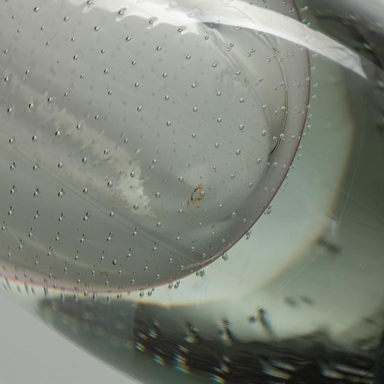 Gunnel Nyman, A glass vase signed, G. Nyman, Nuutajärvi Notsjö.
