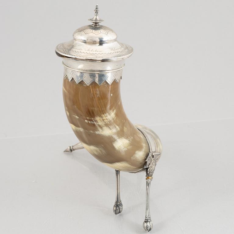 Guldsmedsaktiebolaget GAB, drinking horn with silver mounts and lid, Stockholm 1885.