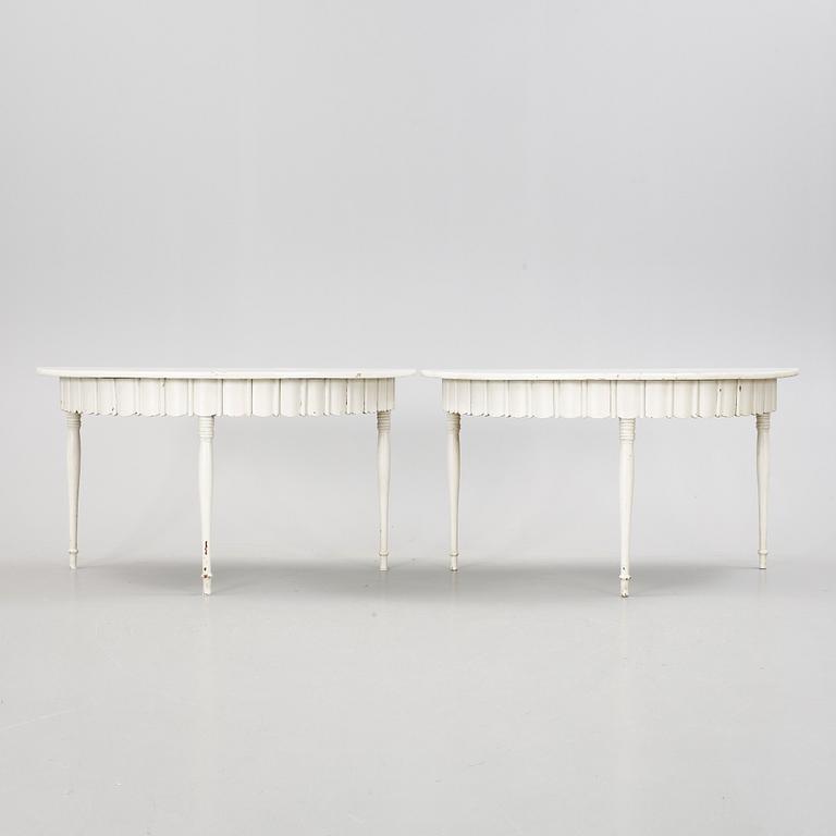 MÅNBORD, ett par, 1800-talets slut.