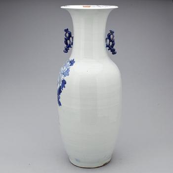 GOLVVAS, porslin, Kina, modern tillverkning.