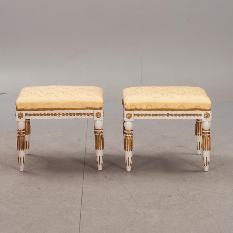 TABURETTER, ett par, gustaviansk stil, 1900-talets början.