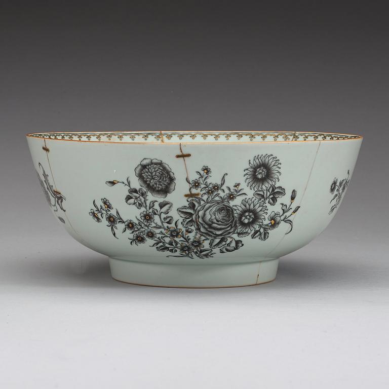BÅLSKÅL med FAT, kompaniporslin. Qingdynastin, Qianlong, daterad 1762.