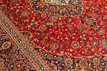A CARPET, Kashan, ca 402 x 300 cm.