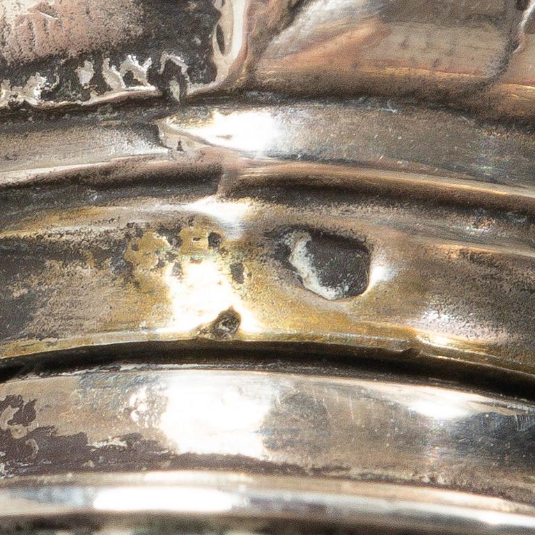 A group of salts and miniatures, part Japanese and Chinese, part silver, around 1900.