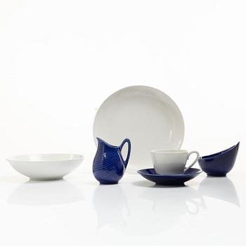 A 37 piece dinner service, "Blå eld", Rörstrand.