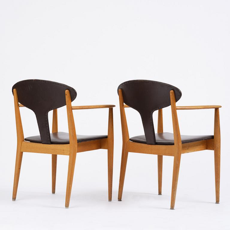 Carl-Axel Acking, tillskrivna, karmstolar ett par, enligt uppgift utförda för kommunfullmäktige i Åhus, av Åhmans, 1950-tal.