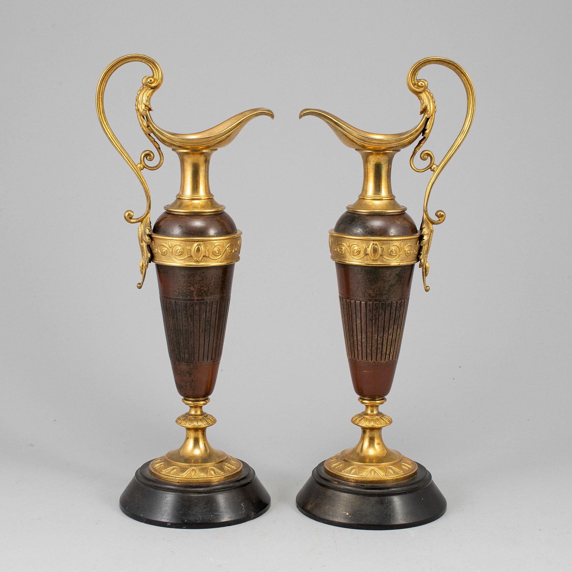 A pair of decorative ewers, second half of the 19th ct.