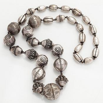 Kalevala Koru, A sterling silver necklace bracelet and earrings, "The Treasure from Halikko" 1979 and 1988.