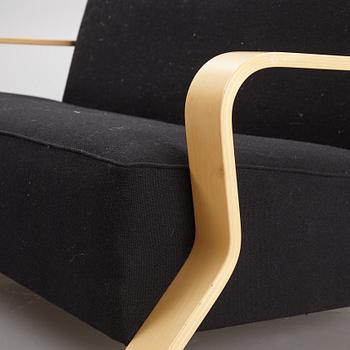 Alvar Aalto, a model 544 sofa, Artek, Finland, late 20th century.