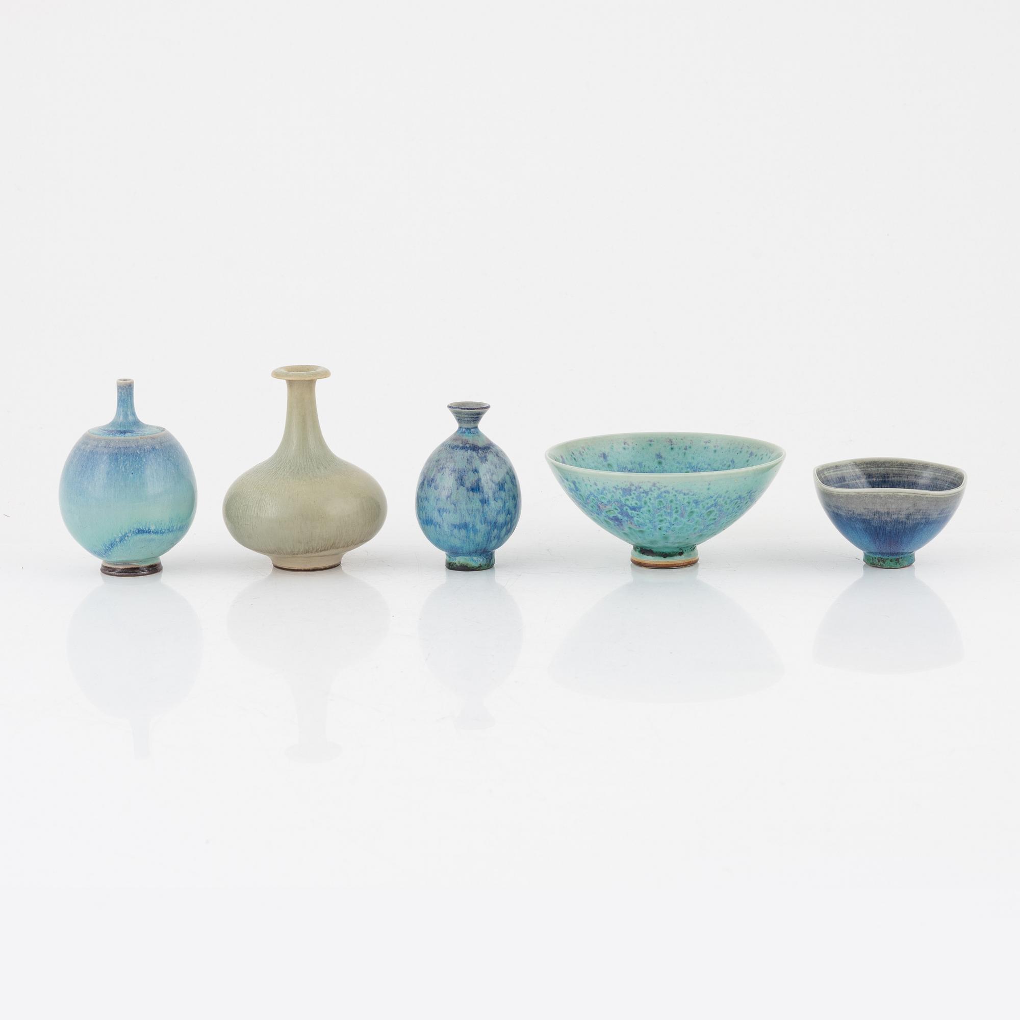 Berndt Friberg, vaser, 3 st och skålar, 2 st, Gustavsbergs studio, bl.a. 1950.