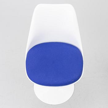 Eero Saarinen, Chairs, “Tulip”, 3, Knoll International.
