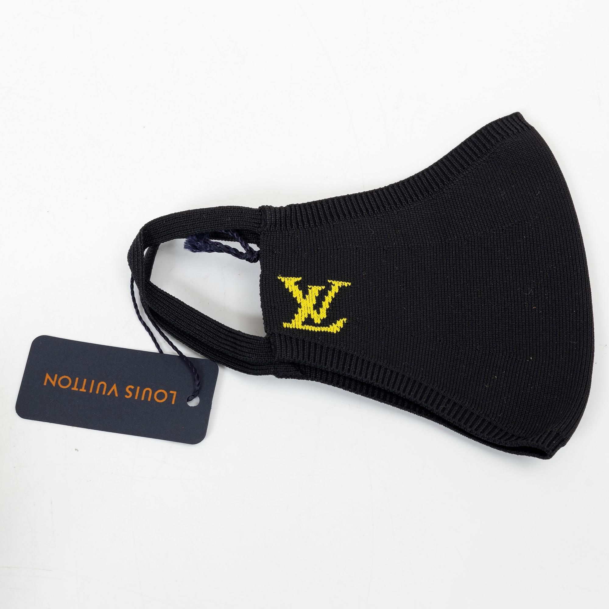 Louis Vuitton, face masks 3 pcs, with accessories and scarf.