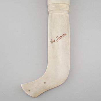 TORE SUNNA, kniv, helhorn, signerad.